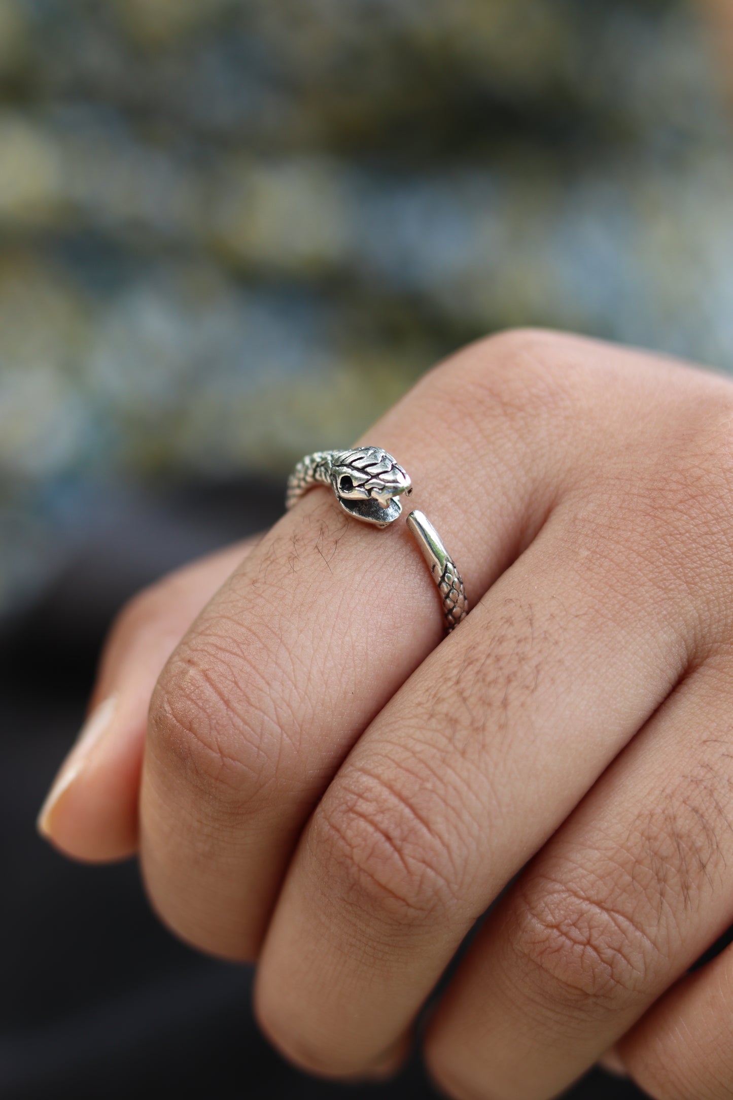 Slyther Ring